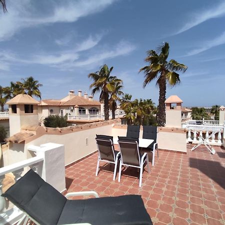 Schoenes Ruhiges Rooftop Apartment Mit Grosser Dachterrasse Torrevieja Exterior foto
