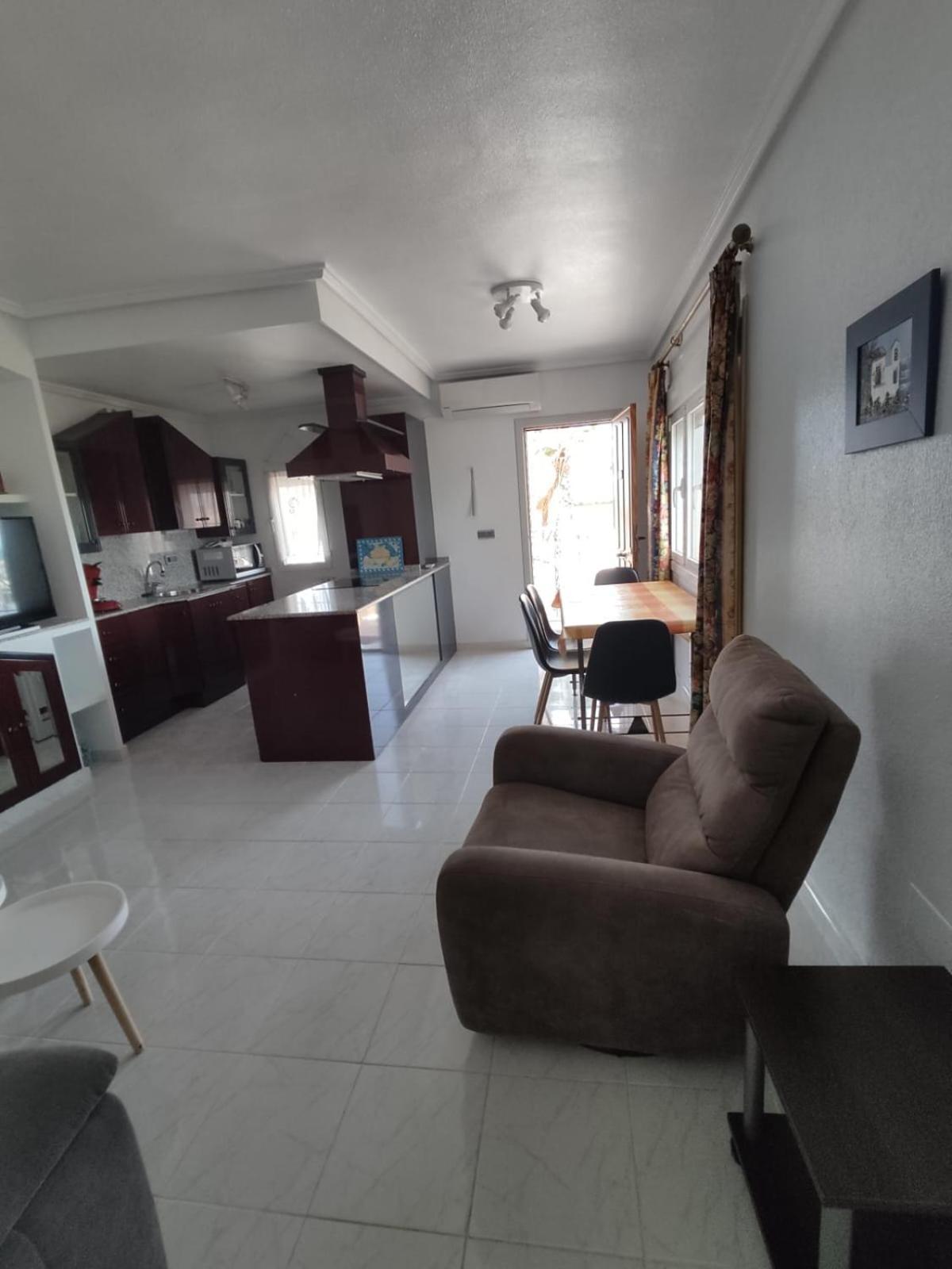 Schoenes Ruhiges Rooftop Apartment Mit Grosser Dachterrasse Torrevieja Exterior foto