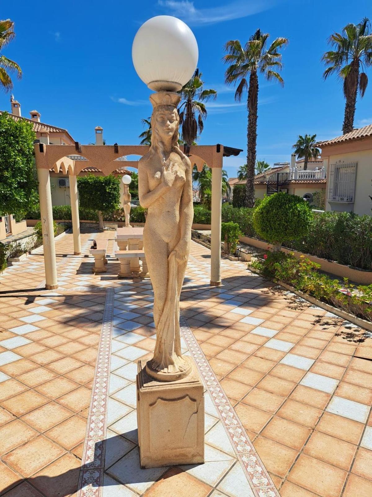 Schoenes Ruhiges Rooftop Apartment Mit Grosser Dachterrasse Torrevieja Exterior foto