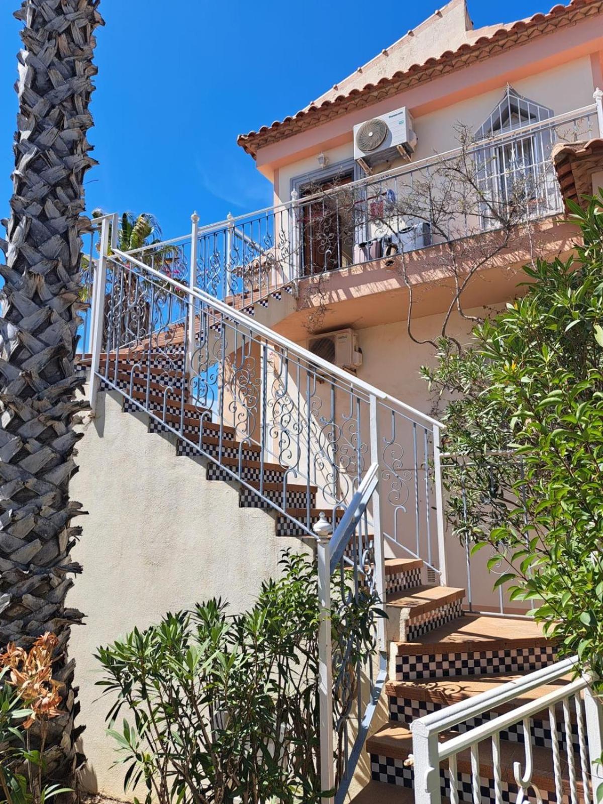 Schoenes Ruhiges Rooftop Apartment Mit Grosser Dachterrasse Torrevieja Exterior foto